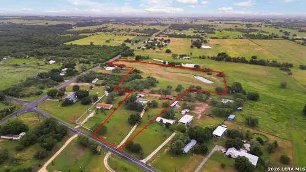 12591 Lavernia Rd, St Hedwig, TX 78152