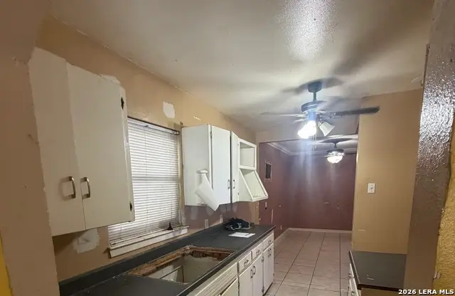 1210 W Gerald Ave, San Antonio, TX 78211 - #2
