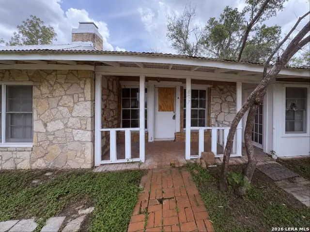 897 Zig Zag Ave, Devine, TX 78016 - #2