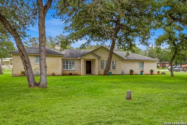 400 Quail Rdg, La Vernia, TX 78121