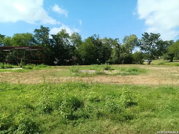 8080 W 3rd St, Somerset, TX 78069