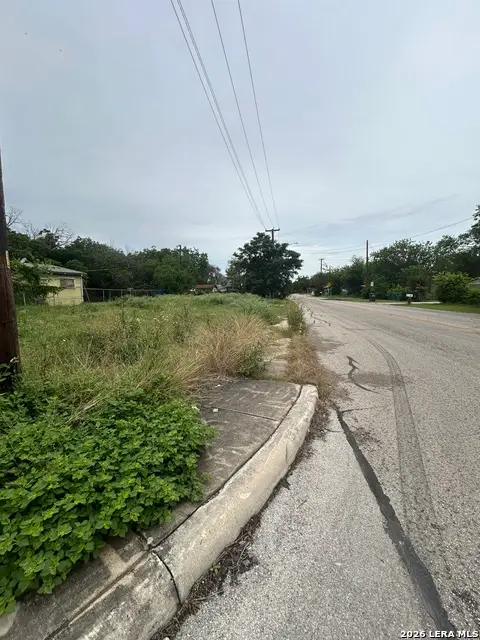 651 Yucca St, San Antonio, TX 78220 - #3
