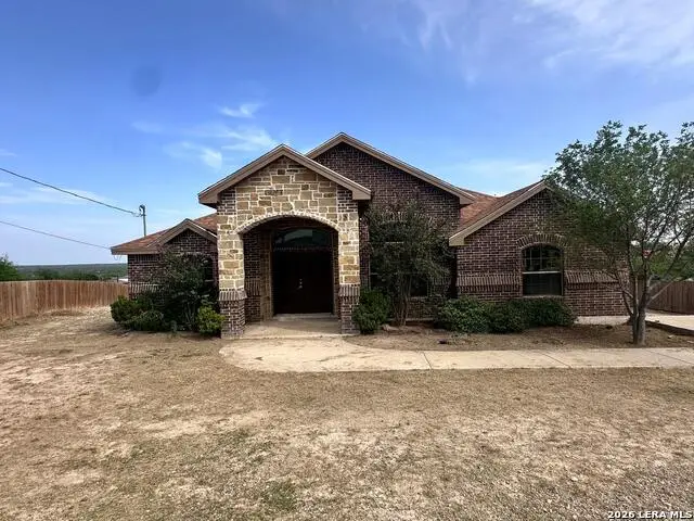 218 View Drive, Eagle Pass, TX 78852 - #3