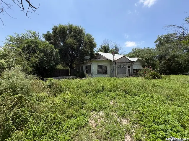 555 W Main St, Uvalde, TX 78801 - #2