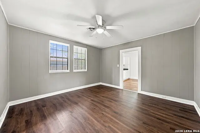 204 E Davis St, Kerrville, TX 78028 - #3