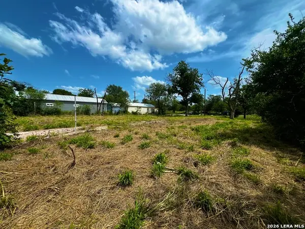 1720 W Salinas, San Antonio, TX 78207