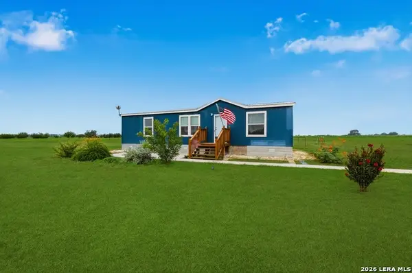 537 County Road 442, Hondo, TX 78861