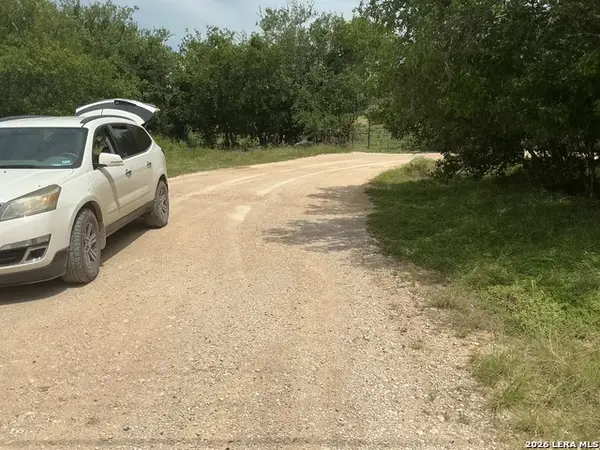 00 Medina, Bandera, TX 78003