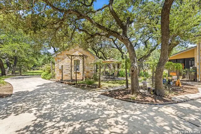 900 Indigo Run Dr, Bulverde, TX 78163 - #2
