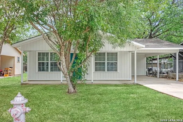 1037 N Guadalupe, Seguin, TX 78155