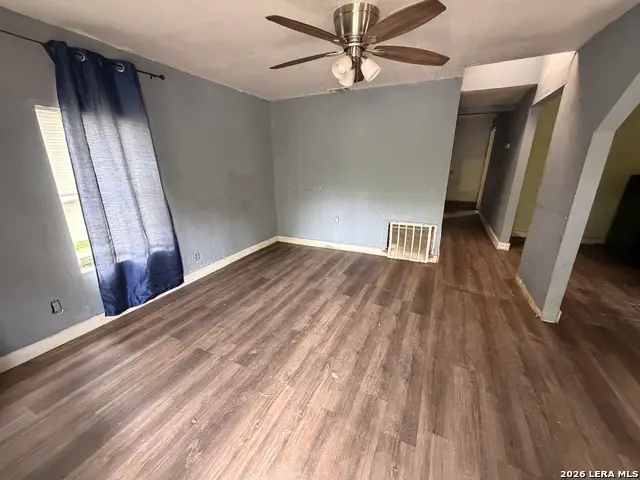 443 N San Ignacio Ave, San Antonio, TX 78228 - #3