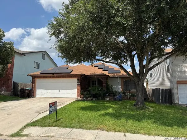 8051 Chestnut Barr Dr, Converse, TX 78109