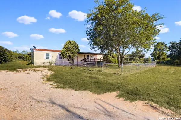 10602 La Vernia Rd Lot 4, Adkins, TX 78101