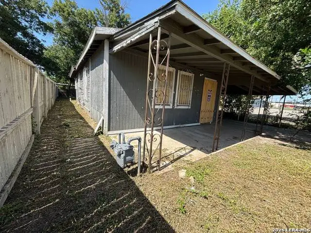 5911 W Cesar E Chavez, San Antonio, TX 78237 - #3