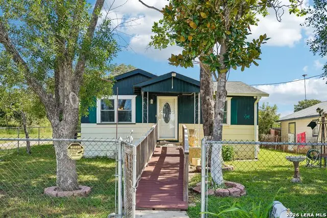 619 Webb Ave, Devine, TX 78016 - #1