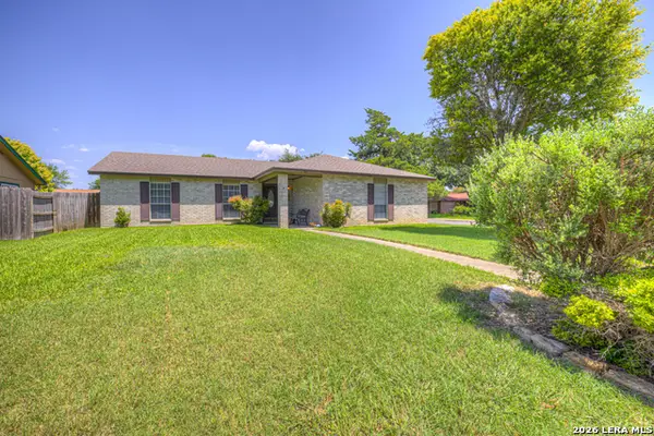 825 Pecan Dr, Schertz, TX 78154