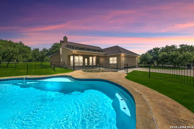 200 Texas Country Dr, New Braunfels, TX 78132 - #2
