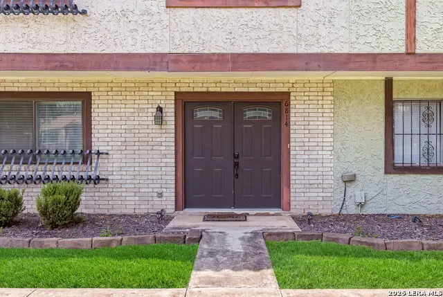 6814 Crown Rdg, San Antonio, TX 78239 - #3