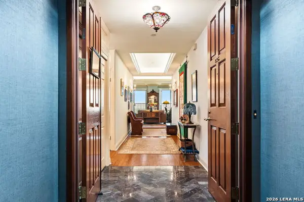 1 Towers Park Ln #2305, San Antonio, TX 78209
