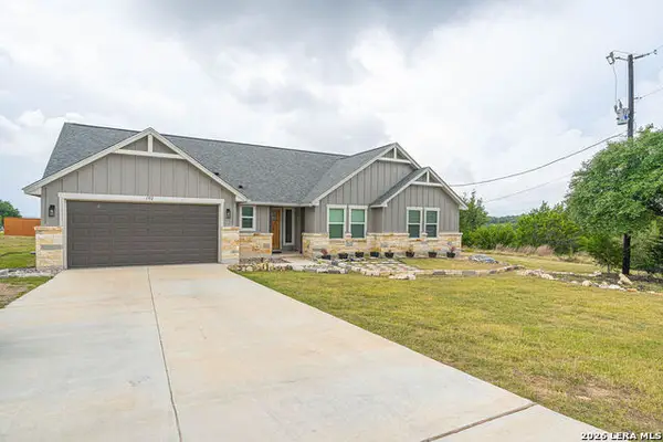 102 Clemente Zapata, Blanco, TX 78606