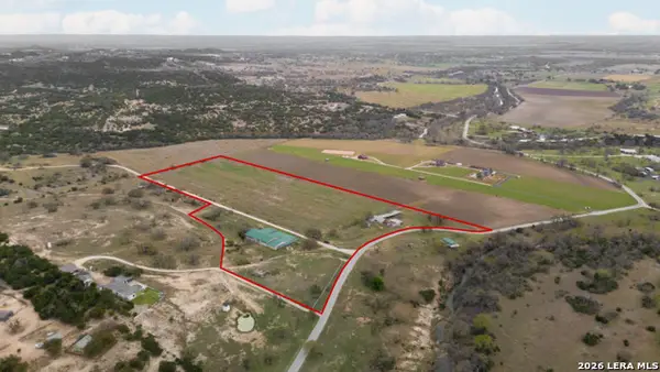 2421 Usener Rd, Fredericksburg, TX 78624
