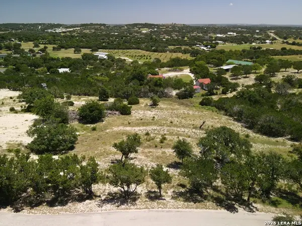 340 Roundabout Ln, Kerrville, TX 78028