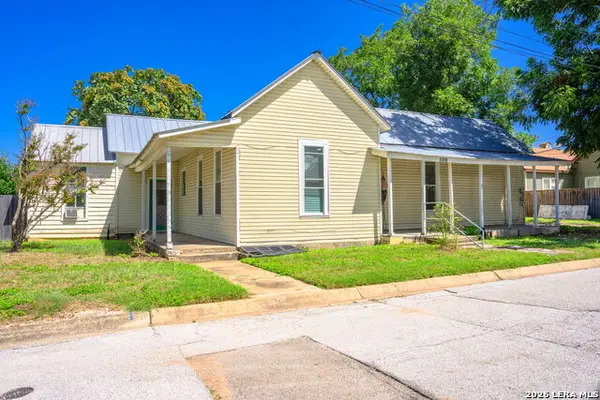 500 Robinson Ave, Kerrville, TX 78028
