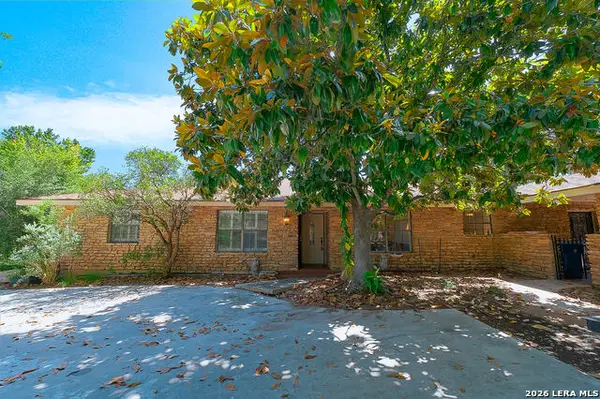 104 Braeburn Cir, Kerrville, TX 78028