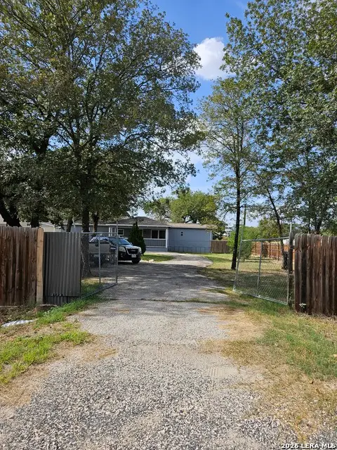 4814 Lost Hills Dr, Elmendorf, TX 78112 - #1