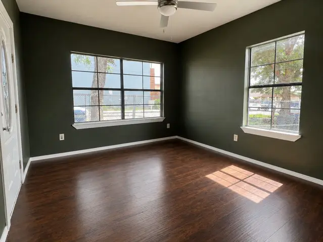 821 E Josephine St, San Antonio, TX 78208 - #3