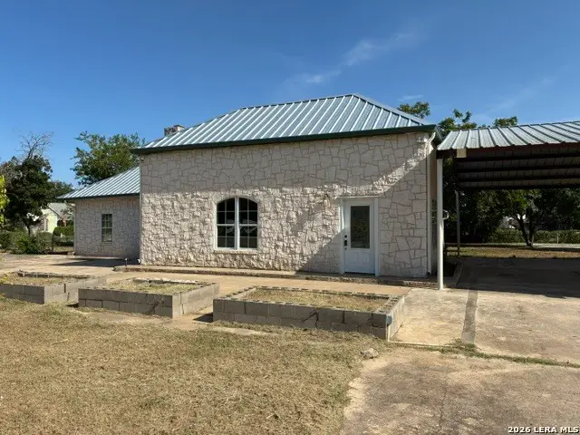 110 Tyler Ave, Sabinal, TX 78881 - #1
