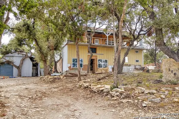 324 Doe Ln, Canyon Lake, TX 78133