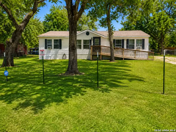 22950 Fawn Trail, Elmendorf, TX 78112
