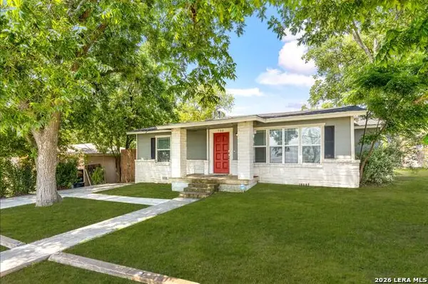 730 S Mesquite Ave, New Braunfels, TX 78130
