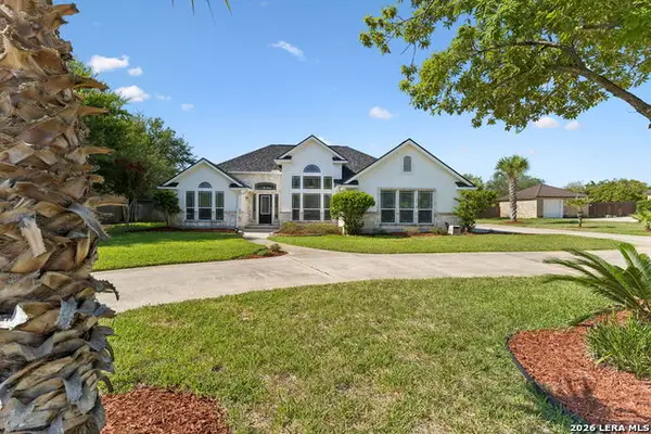 1611 Embassy Dr, Pleasanton, TX 78064