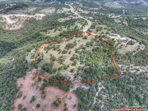 338 Sheridan Dr, Canyon Lake, TX 78133