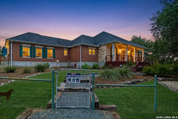 1610 Hilltop Rdg, New Braunfels, TX 78132