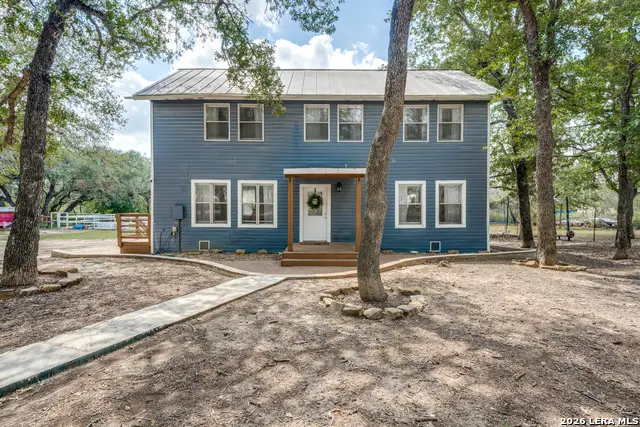 227 Shady Oaks Dr, Floresville, TX 78114 - #1