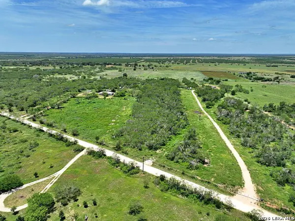 501 County Road 477, Stockdale, TX 78160