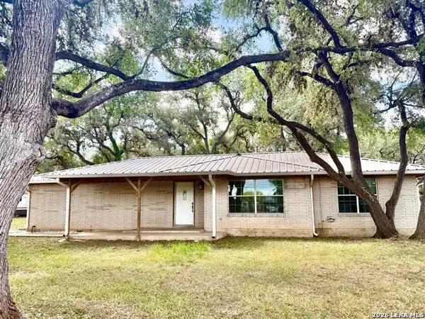 170 White, Beeville, TX 78102