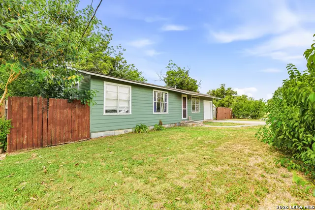 425 Riley, Seguin, TX 78155 - #3