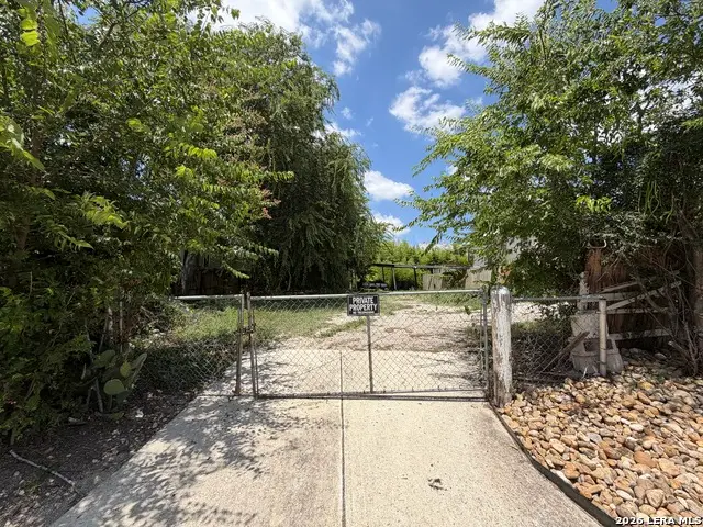 1133 E Crockett St, San Antonio, TX 78202 - #3