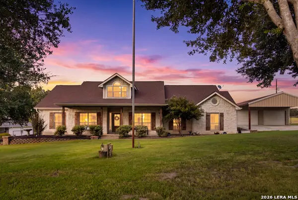 1413 Country Hills Drive, La Vernia, TX 78121