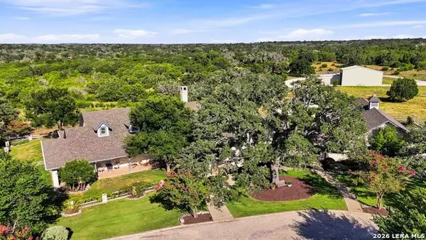 160 Live Oak Ln, Kerrville, TX 78028