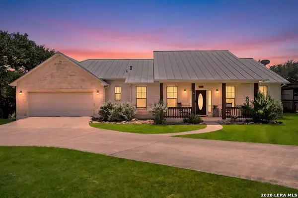 2700 Skyline Dr, Canyon Lake, TX 78133