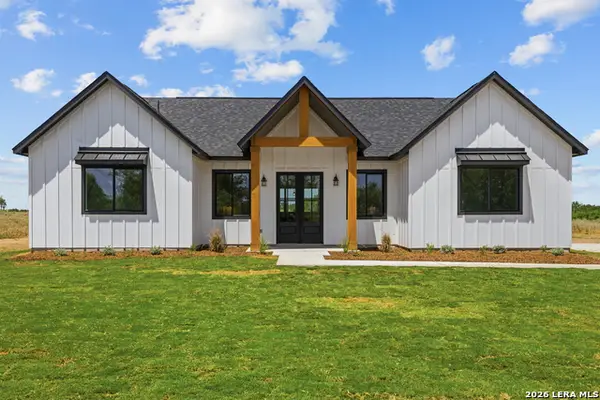 125 Syrah St, La Vernia, TX 78121