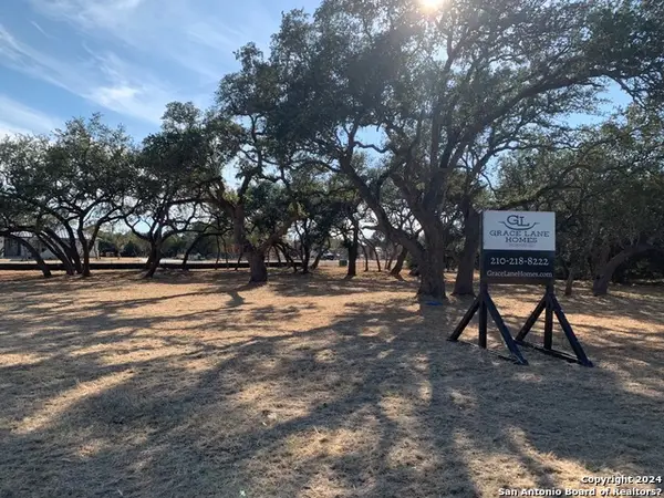 950 Belle Oaks Blvd, Bulverde, TX 78163