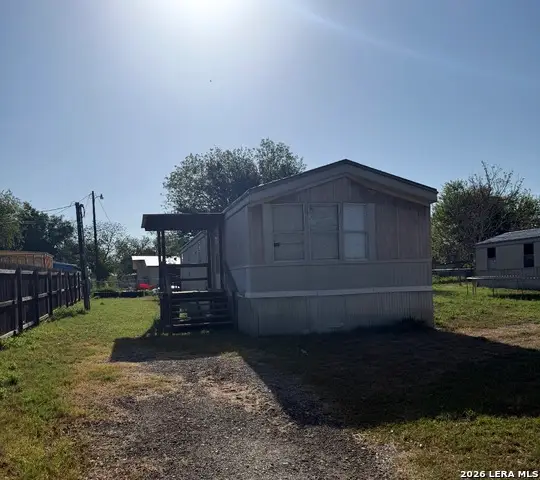 1606 The Lane, Pleasanton, TX 78064