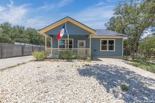 1296 Hedgestone, Canyon Lake, TX 78133
