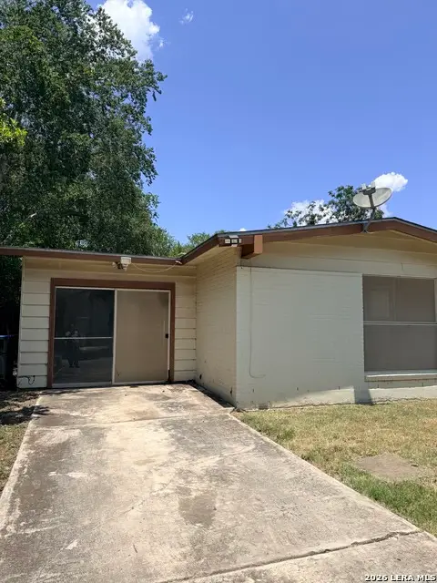 209 Park Ln, Universal City, TX 78148